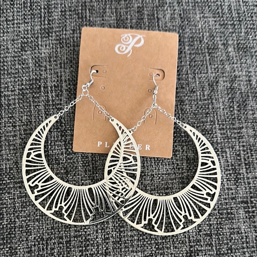 Plunder Elegant Silver Hoop Earrings